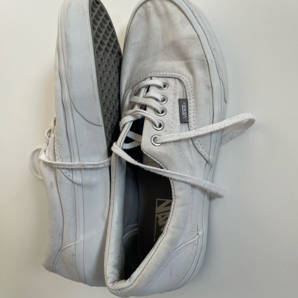 Vans - Picture 2 of 4